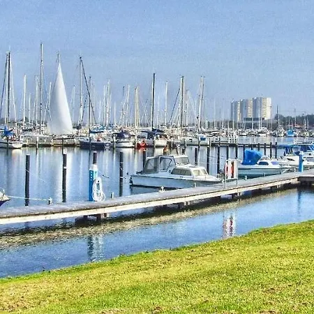 Direkt-am-suedstrand דירה *